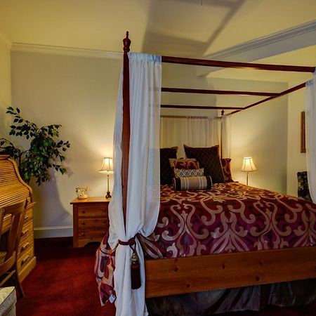 The Currier Inn Грили Экстерьер фото