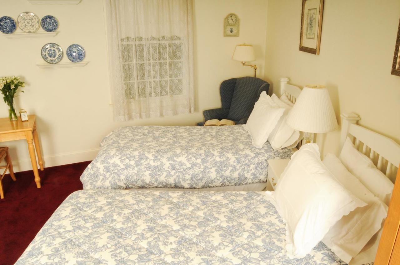 The Currier Inn Грили Номер фото
